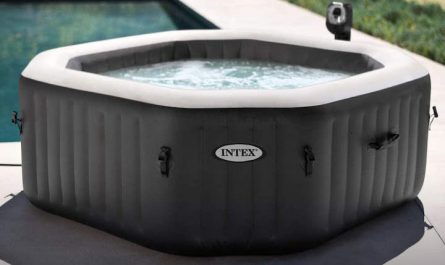 Intex Pure SPA Octagon Bubble aufgebaut im Garten