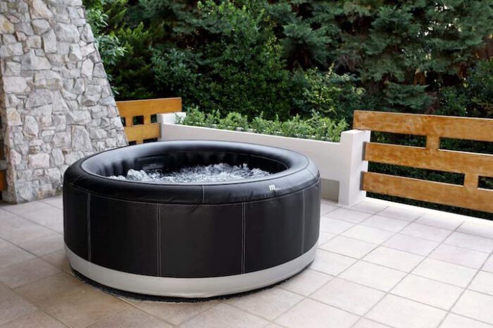 Aufblasbarer XXXL Whirlpool: Für die perfekte Auszeit In- & Outdoor