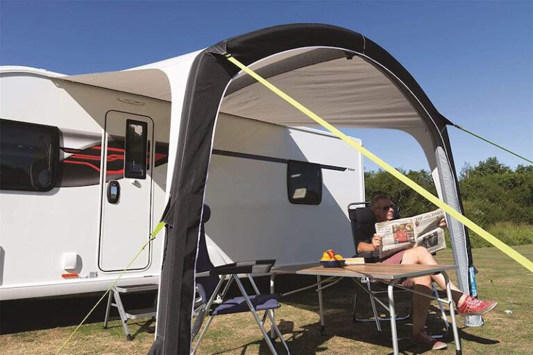 Aufblasbares Sonnensegel Sonnenschutz beim Campen